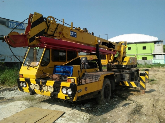 ต้องการขายรถเครน 11 ตัน นิสสัน  6ล้อ 2 เพลา 220 แรง สภาพพร้อมใช้งาน  สนใจติดต่อ 0845391041