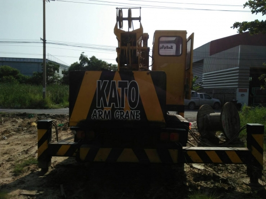 ต้องการขายรถเครน 11 ตัน นิสสัน  6ล้อ 2 เพลา 220 แรง สภาพพร้อมใช้งาน  สนใจติดต่อ 0845391041