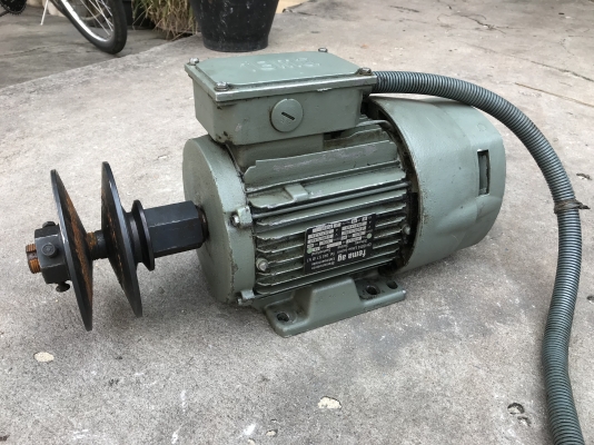 ขายมอเตอร์เบรค Fema ag 2HP. 380V 1400rpm. มีระบบเบรคในตัว สภาพสวย พร้อมใช้งาน