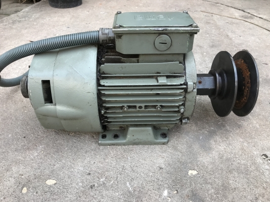 ขายมอเตอร์เบรค Fema ag 2HP. 380V 1400rpm. มีระบบเบรคในตัว สภาพสวย พร้อมใช้งาน