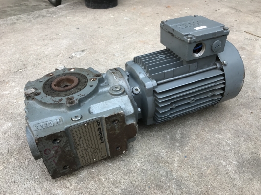 ขายมอเตอร์เกียร์ของใหม่ SEW eurodrive 3/4HP. 380V อัตราทด 1:32.8 เพลาออกประมาณ 42รอบต่อนาที ของใหม่ ไม่เคยใช้งานครับ ขายมอเตอร์เกียร์ของใหม่ SEW eurodrive 3/4HP. 380V อัตราทด 1:32.8 เพลาออกประมาณ 42รอบต่อนาที ของใหม่ ไม่เคยใช้งานครับ