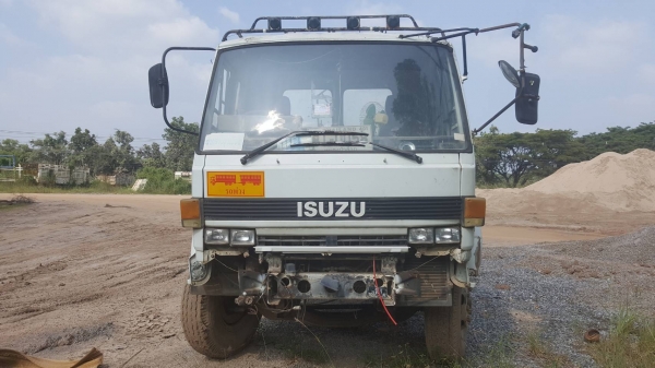 ขาย รถ 10 ล้อ หัวลาก ISUZU FXZ23KFY เครื่อง 6SD1 240 แรงม้า เกียร์ Easton ทะเบียนขาด 2 ปี ขาย รถ 10 ล้อ หัวลาก ISUZU FXZ23KFY เครื่อง 6SD1 240 แรงม้า เกียร์ Easton ทะเบียนขาด 2 ปี