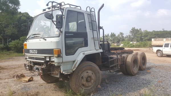 ขาย รถ 10 ล้อ หัวลาก ISUZU FXZ23KFY เครื่อง 6SD1 240 แรงม้า เกียร์ Easton ทะเบียนขาด 2 ปี ขาย รถ 10 ล้อ หัวลาก ISUZU FXZ23KFY เครื่อง 6SD1 240 แรงม้า เกียร์ Easton ทะเบียนขาด 2 ปี