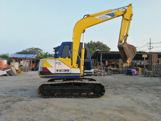 ขายครับSK60มาคทรี ไฟฟ้าครบ เก่านอกใช้น้อยครับ โทร.0851562314