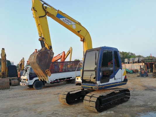 ขายครับSK60มาคทรี ไฟฟ้าครบ เก่านอกใช้น้อยครับ โทร.0851562314