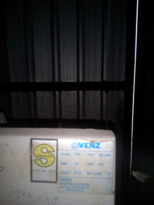 พัดลม Venz มือสอง มีสองตัวครับ 20 กับ 24 นิ้ว ขายด่วนครับไม่มีที่เก็บ