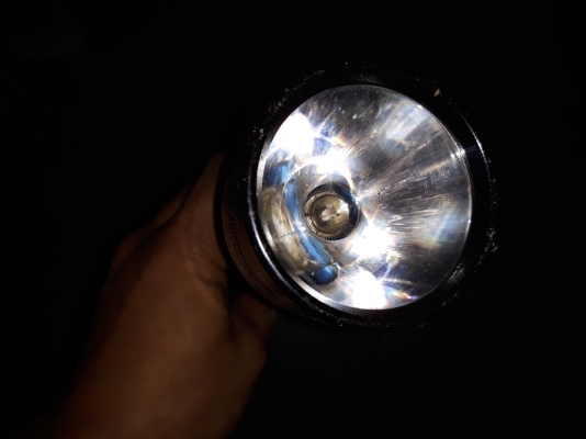 ขายไฟฉาย3ท่อน MAG-LITE MADE IN USA.มือสองสภาพดีทำจากโลหะ กันน้ำ แข็งแรงมีน้ำหนัก ใช้ป้องกันตัวได้