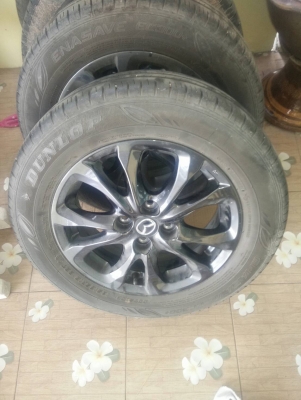 ขายล้อแม็กพร้อมยางมาสด้า 2 ของแท้ติดรถ 4 วง (โฉมล่าสุด) รถออกมาได้ 4 เดือนกว่า ไม่มีรอย ไม่รั่ว ไม่ซึม ไม่มีปะ