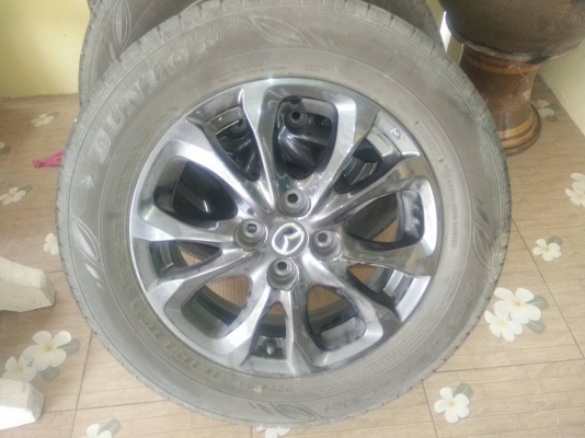 ขายล้อแม็กพร้อมยางมาสด้า 2 ของแท้ติดรถ 4 วง (โฉมล่าสุด) รถออกมาได้ 4 เดือนกว่า ไม่มีรอย ไม่รั่ว ไม่ซึม ไม่มีปะ