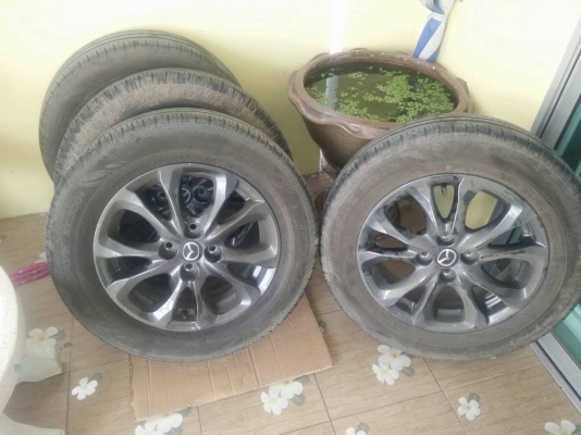 ขายล้อแม็กพร้อมยางมาสด้า 2 ของแท้ติดรถ 4 วง (โฉมล่าสุด) รถออกมาได้ 4 เดือนกว่า ไม่มีรอย ไม่รั่ว ไม่ซึม ไม่มีปะ