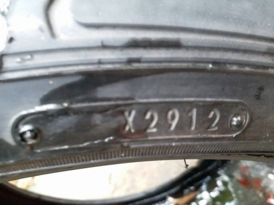 ยางดันล็อป2เส้นขนาด 275/30-19