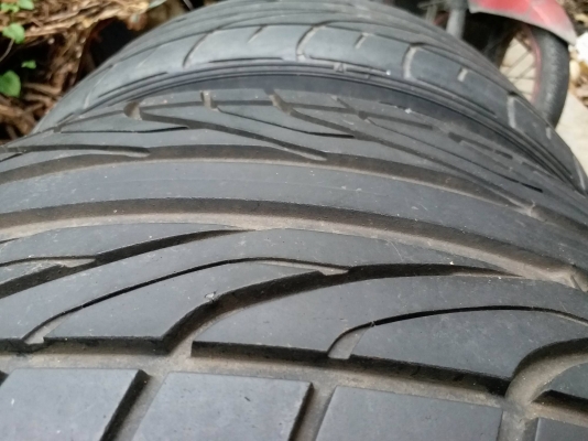 ยางดันล็อป2เส้นขนาด 275/30-19