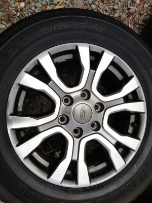 ขายแม็กฟอร์ดพร้อมยาง265/60R18 บริดจสโตน สัปดาห์ที่52ปี15 ดอกยางหนาเต็มสดไม่ร้าวไม่แตกลายไม่กินข้าง จ