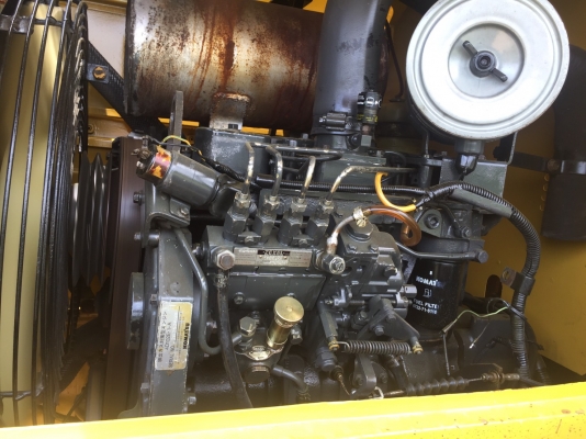 รถตักล้อยาง KOMATSU WA100M-3  พร้อมใช้งาน