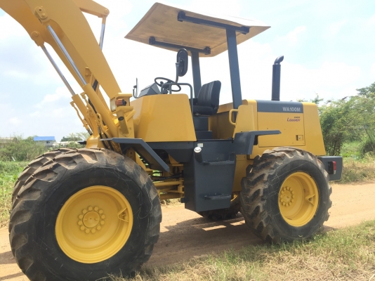รถตักล้อยาง KOMATSU WA100M-3  พร้อมใช้งาน