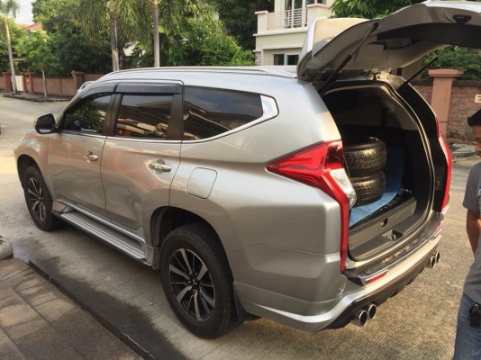 ยาง Dunlop 215 70 15 กลางปี16 ดอกเต็ม ไม่มีปะ ใช้ยาว ราคาไม่แพง ยาง Dunlop 215 70 15 กลางปี16 ดอกเต็ม ไม่มีปะ ใช้ยาว ราคาไม่แพง