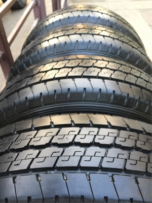 ยาง Dunlop 215 70 15 กลางปี16 ดอกเต็ม ไม่มีปะ ใช้ยาว ราคาไม่แพง ยาง Dunlop 215 70 15 กลางปี16 ดอกเต็ม ไม่มีปะ ใช้ยาว ราคาไม่แพง