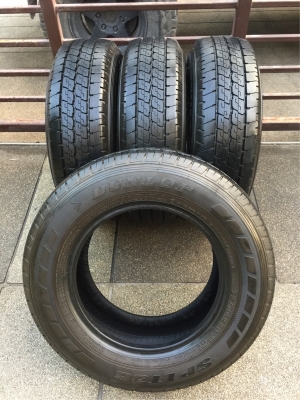 ยาง Dunlop 215 70 15 กลางปี16 ดอกเต็ม ไม่มีปะ ใช้ยาว ราคาไม่แพง ยาง Dunlop 215 70 15 กลางปี16 ดอกเต็ม ไม่มีปะ ใช้ยาว ราคาไม่แพง