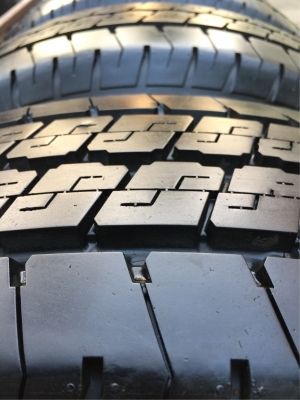 ยาง Dunlop 215 70 15 กลางปี16 ดอกเต็ม ไม่มีปะ ใช้ยาว ราคาไม่แพง ยาง Dunlop 215 70 15 กลางปี16 ดอกเต็ม ไม่มีปะ ใช้ยาว ราคาไม่แพง