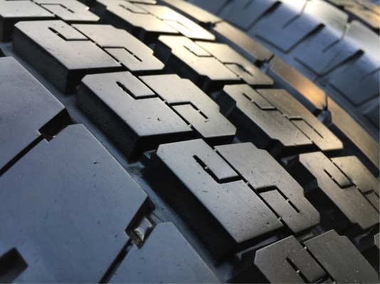 ยาง Dunlop 215 70 15 กลางปี16 ดอกเต็ม ไม่มีปะ ใช้ยาว ราคาไม่แพง ยาง Dunlop 215 70 15 กลางปี16 ดอกเต็ม ไม่มีปะ ใช้ยาว ราคาไม่แพง