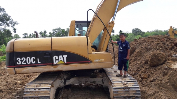 ขายด่วน!! CAT 320C L เครื่องดี ปั้มดี แอวแน่น