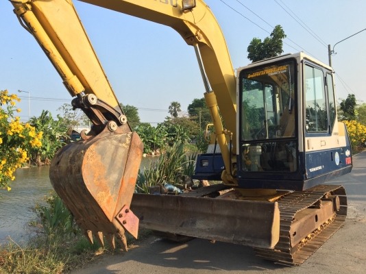 ขายด่วน!! Komatsu PC60-6 รถนำเข้าค่ะ