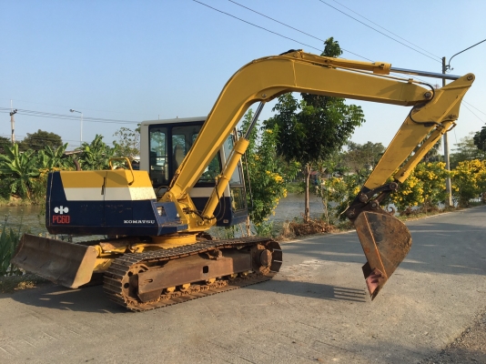 ขายด่วน!! Komatsu PC60-6 รถนำเข้าค่ะ