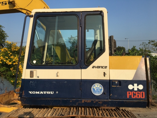 ขายด่วน!! Komatsu PC60-6 รถนำเข้าค่ะ