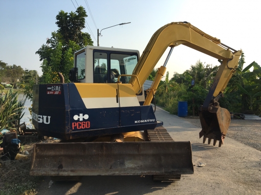 ขายด่วน!! Komatsu PC60-6 รถนำเข้าค่ะ