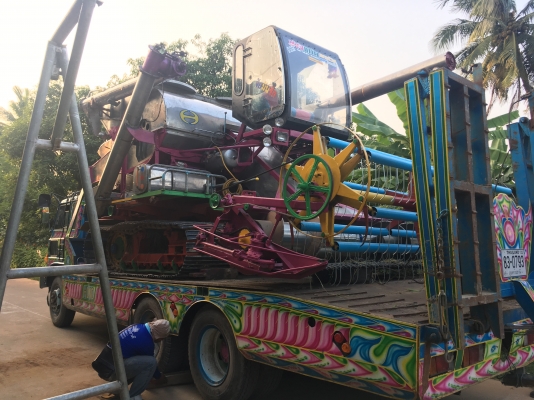 ขายรถเกี่ยวข้าวอำนวยการช่างหัวแอร์บิ้วใหม่ทั้งคัน