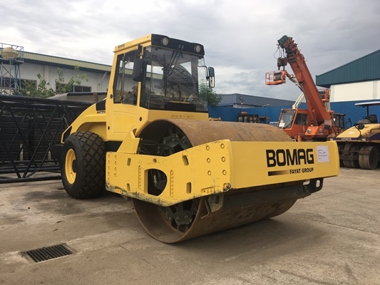 19ตัน BOMAG : BW219D-4 ปี2007  0988585524 สามภพครับ
