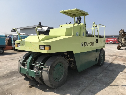 รถบด Dynapac แบบ 9 ล้อ รุ่น RT200-C สภาพสวยมาก ๆ นำเข้าจากญี่ปุ่นโดยตรง