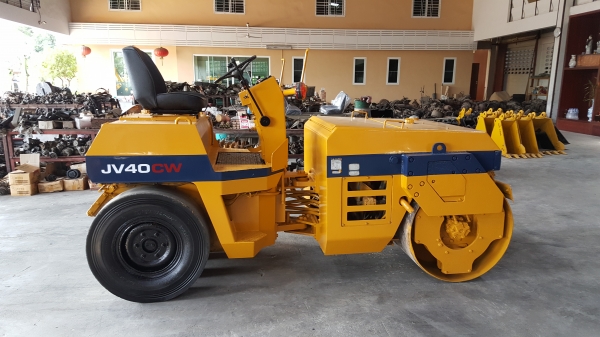 ขายรถบด KOMATSU รุ่น JV40-2- มือสองญี่ปุ่น หน้าเหล็ก หลังยาง เอวอ่อน สั่นสะเทือนได้ ทำงานดีทุกระบบ สวยพร้อมใช้งาน มือถือ 0818753444