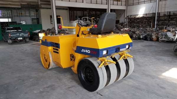 ขายรถบด KOMATSU รุ่น JV40-2- มือสองญี่ปุ่น หน้าเหล็ก หลังยาง เอวอ่อน สั่นสะเทือนได้ ทำงานดีทุกระบบ สวยพร้อมใช้งาน มือถือ 0818753444