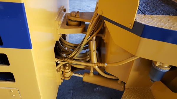 ขายรถบด KOMATSU รุ่น JV40-2- มือสองญี่ปุ่น หน้าเหล็ก หลังยาง เอวอ่อน สั่นสะเทือนได้ ทำงานดีทุกระบบ สวยพร้อมใช้งาน มือถือ 0818753444