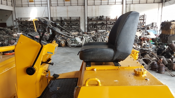 ขายรถบด KOMATSU รุ่น JV40-2- มือสองญี่ปุ่น หน้าเหล็ก หลังยาง เอวอ่อน สั่นสะเทือนได้ ทำงานดีทุกระบบ สวยพร้อมใช้งาน มือถือ 0818753444