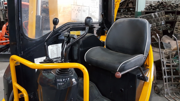 ขาย รถขุด KOMATSU รุ่น PC28UU-2E- มือสองญี่ปุ่น แทรกเหล็ก สลัก บูทเอวแน่น 100\% สวยพร้อมใช้งาน มือถือ 0818753444