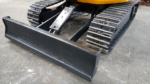 ขาย รถขุด KOMATSU รุ่น PC28UU-2E- มือสองญี่ปุ่น แทรกเหล็ก สลัก บูทเอวแน่น 100\% สวยพร้อมใช้งาน มือถือ 0818753444