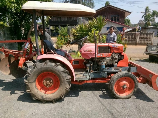 รถไถ่KRT140รถพร้อมใช้สวยๆๆเครื่องดีๆๆระบบไฮโดรลิคสมบูรณ์ ดันหน้า ผาลหลังสวย