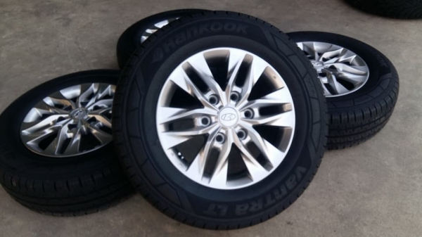 ขายล้อแม็ก hyundai h1 16" พร้อมยางใหม่ปี17สนใจติดต่อร้าน ก.เจริญการยางครับ 081-3747940