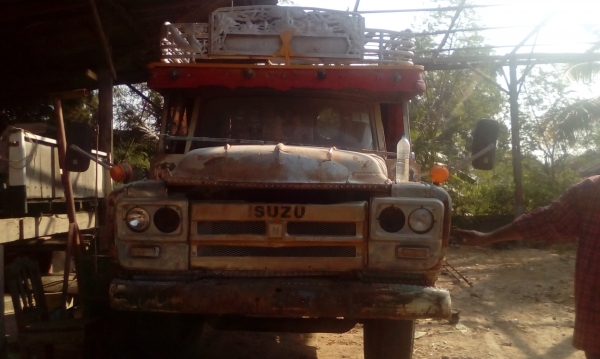 ท้ายลาด เครื่อง 6bb145พร้อมใช้ เล่ม ม.79 ขึ้น200 ท้ายลาด เครื่อง 6bb145พร้อมใช้ เล่ม ม.79 ขึ้น200