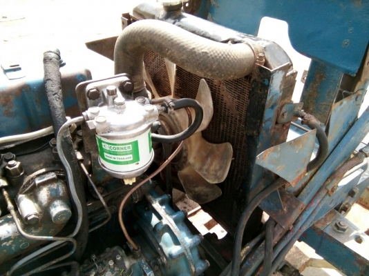 รถไถ FORD รุ่น 5000 มีอุปกรณ์ใบมีดดันหน้า