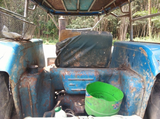 รถไถ FORD รุ่น 5000 มีอุปกรณ์ใบมีดดันหน้า