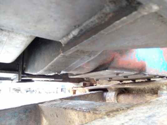 รถไถ FORD รุ่น 5000 มีอุปกรณ์ใบมีดดันหน้า