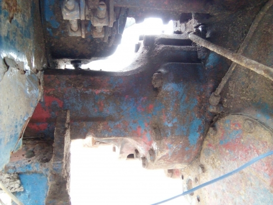 รถไถ FORD รุ่น 5000 มีอุปกรณ์ใบมีดดันหน้า