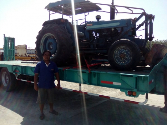 รถไถ FORD รุ่น 5000 มีอุปกรณ์ใบมีดดันหน้า