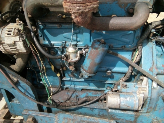 รถไถ FORD รุ่น 5000 มีอุปกรณ์ใบมีดดันหน้า