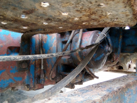 รถไถ FORD รุ่น 5000 มีอุปกรณ์ใบมีดดันหน้า