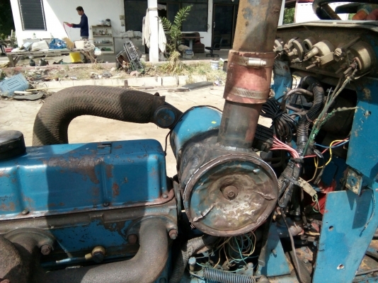 รถไถ FORD รุ่น 5000 มีอุปกรณ์ใบมีดดันหน้า