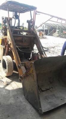 รถตักล้อยาง